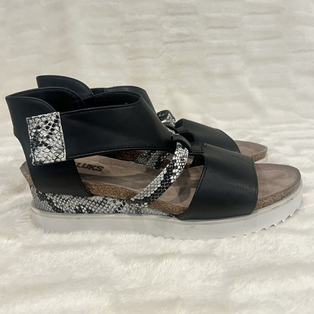 Muk Luks Women Marsha Snakeskin Strappy Platform Wedge Sandals Black Size 9